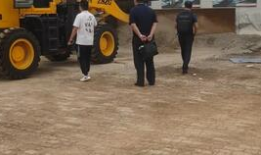 铲车工作视频,高效搬运与施工瞬间